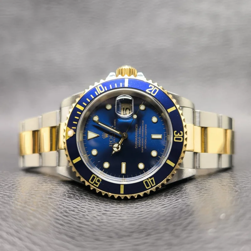Submariner Date 16613 Blue Tritium