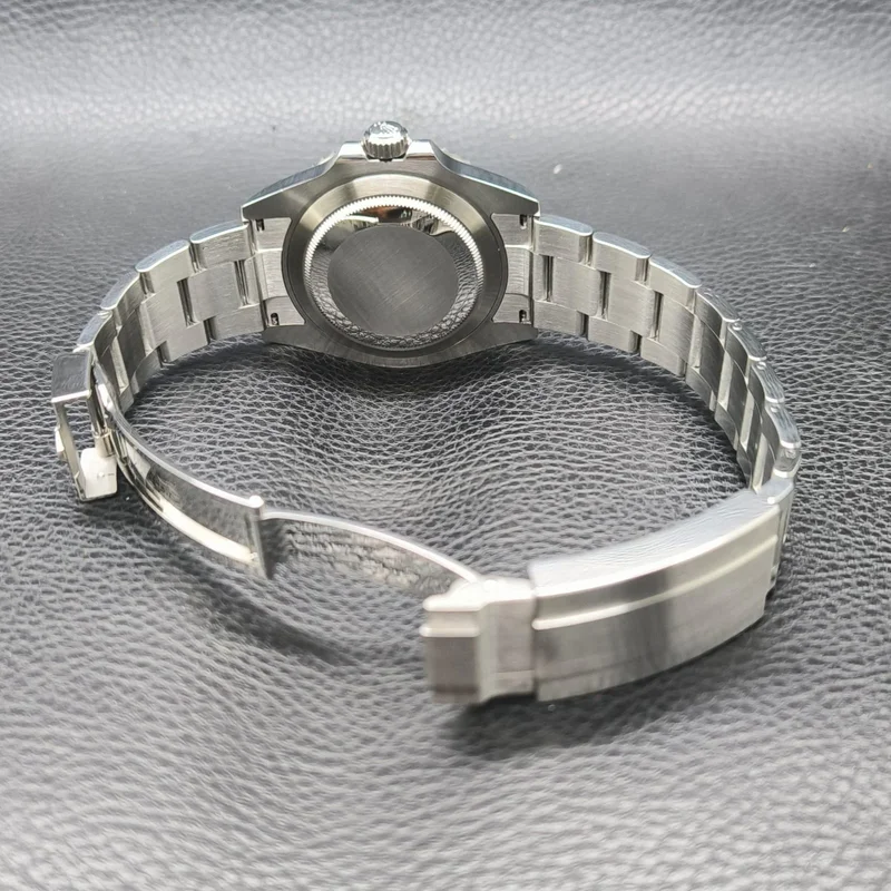 Thumb Submariner No-Date 41 / Stainless Steel / Black / Cerachrom