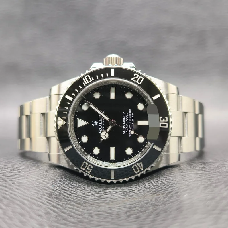 Submariner No-Date 41 / Stainless Steel / Black / Cerachrom