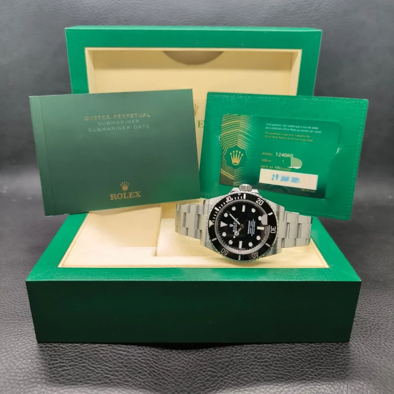 Thumb Submariner No-Date 41 / Stainless Steel / Black / Cerachrom