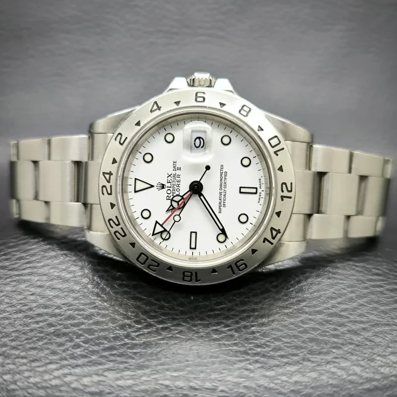 Explorer II Superluminova