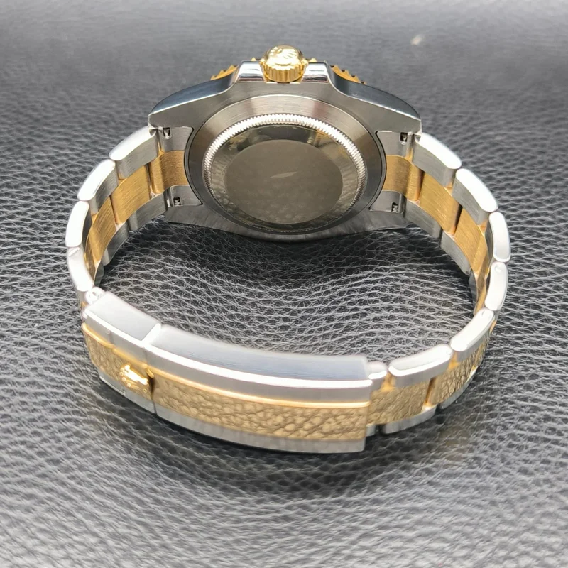 Thumb Submariner Date Rolesor / Black / Cerachrom