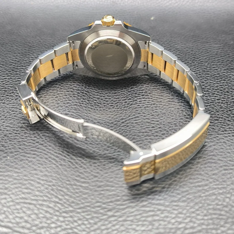 Thumb Submariner Date Rolesor / Black / Cerachrom