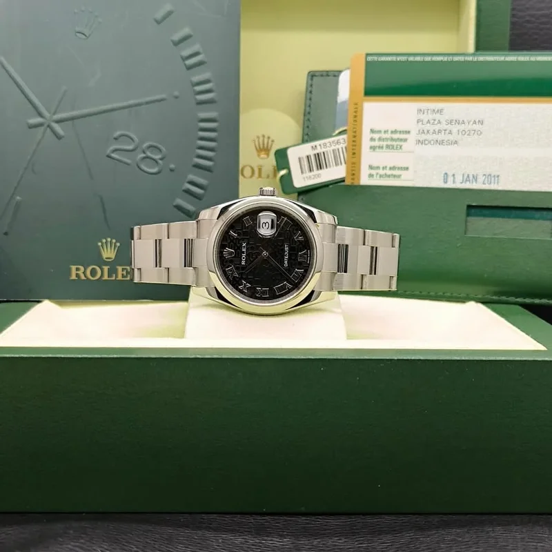 Thumb Datejust 36 Stainless Steel Domed / Oyster / Black Roman