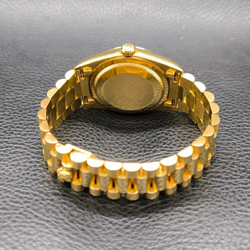 Thumb Day-Date 18038