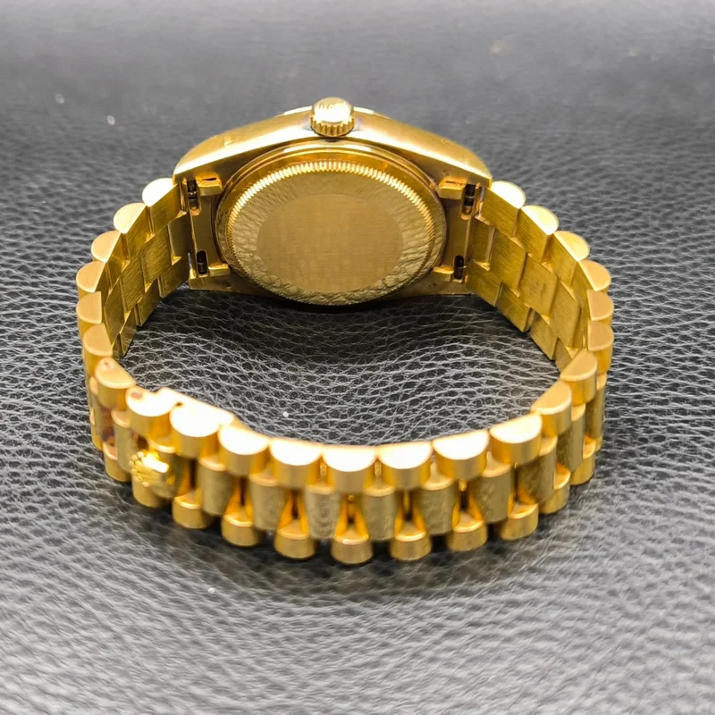 Thumb Day-Date 18038