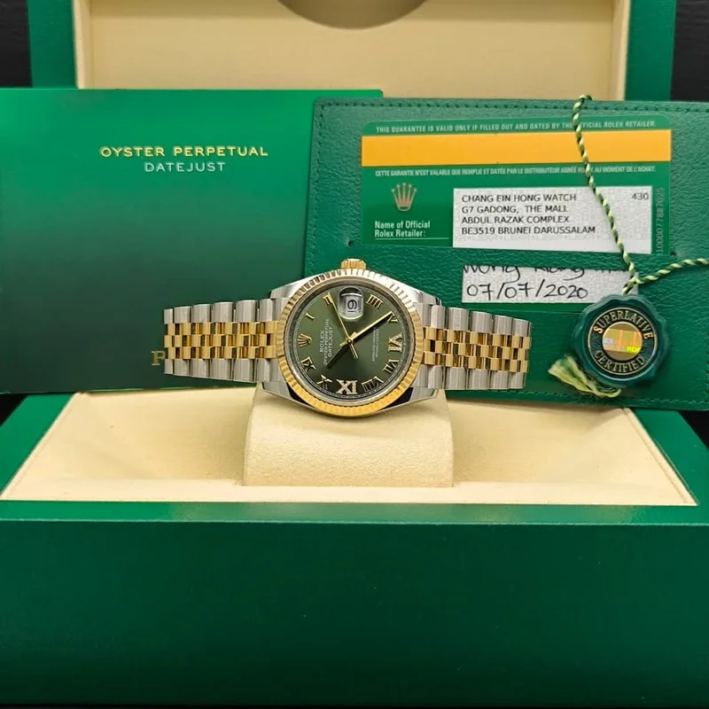 Thumb Datejust 36 Stainless Steel / Yellow Gold / Fluted / Olive Green Roman / Jubilee