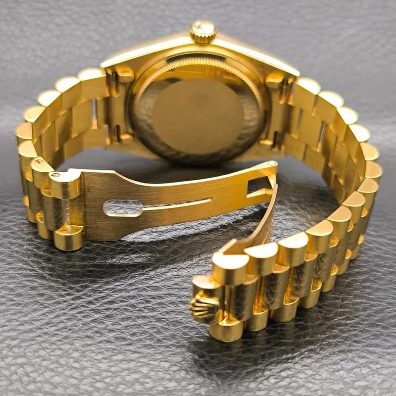 Thumb Day-Date 18038