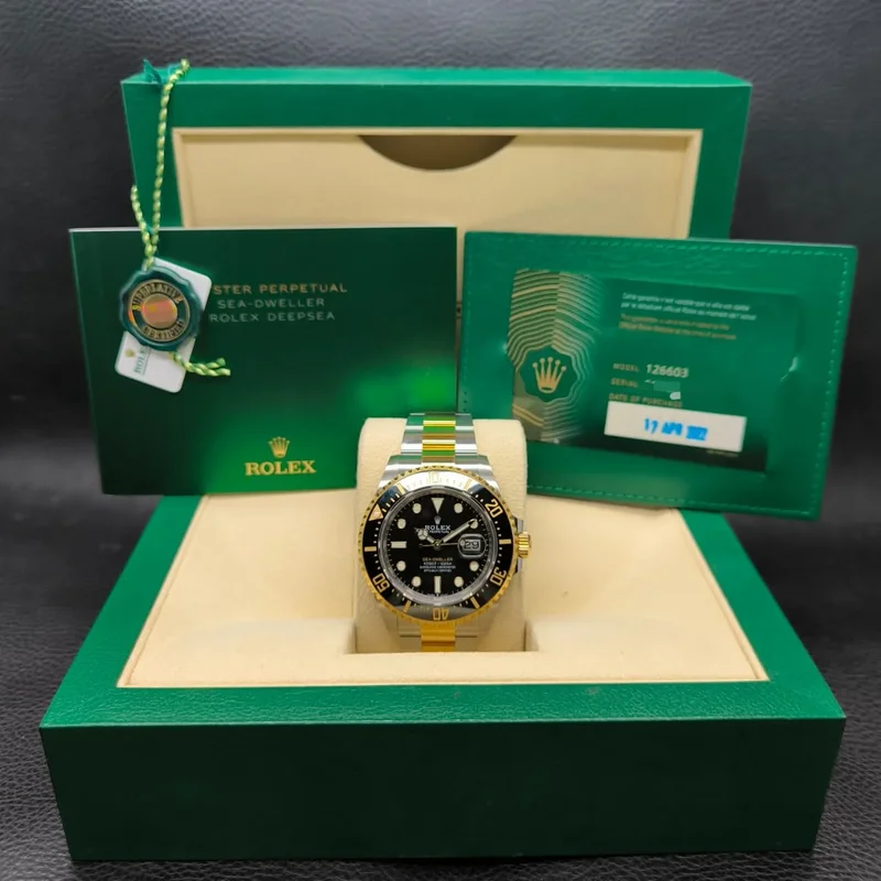 Thumb Sea-Dweller Stainless Steel / Yellow Gold / Black