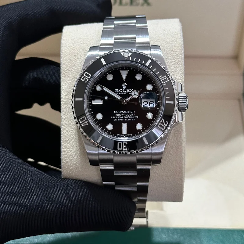 Submariner Date Stainless Steel / Black / Cerachom