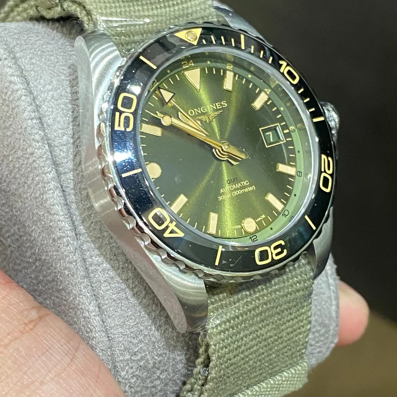Thumb Hydroconquest GMT 41 Stainless Steel / Green / NATO