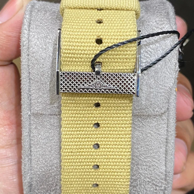 Thumb Hydroconquest GMT 41 Stainless Steel / Brown / NATO