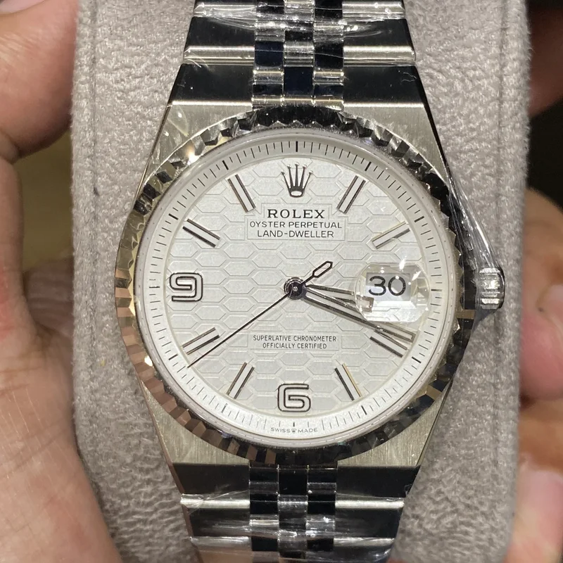 Land-Dweller 36 Stainless Steel / Fluted / White / Flat Jubilee