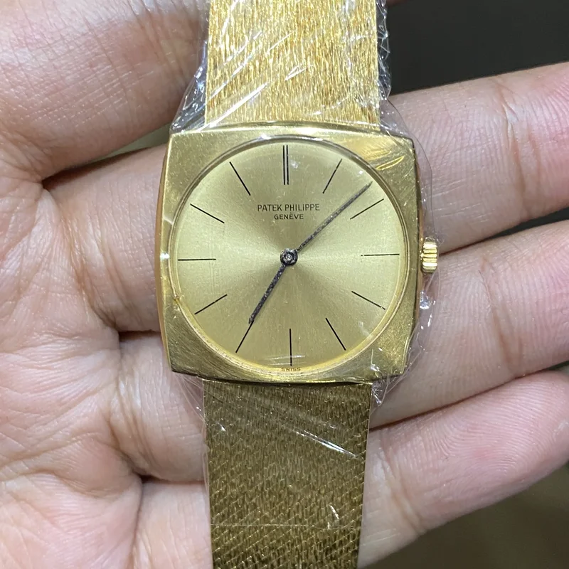 Square 3523 Cushion Case Manual Winding Yellow Gold