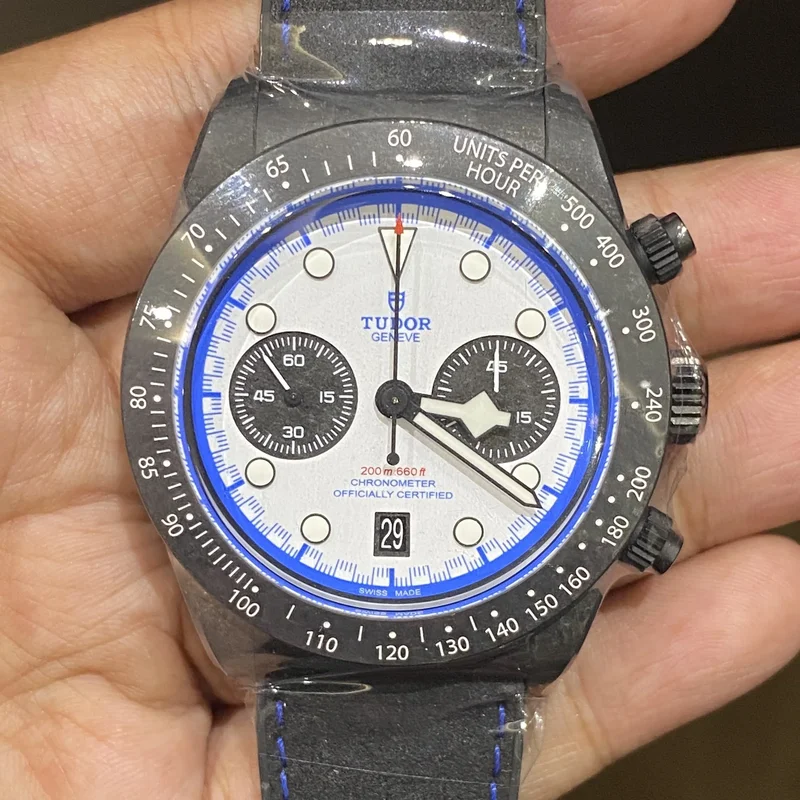 Black Bay Chronograph ‘Carbon 25’