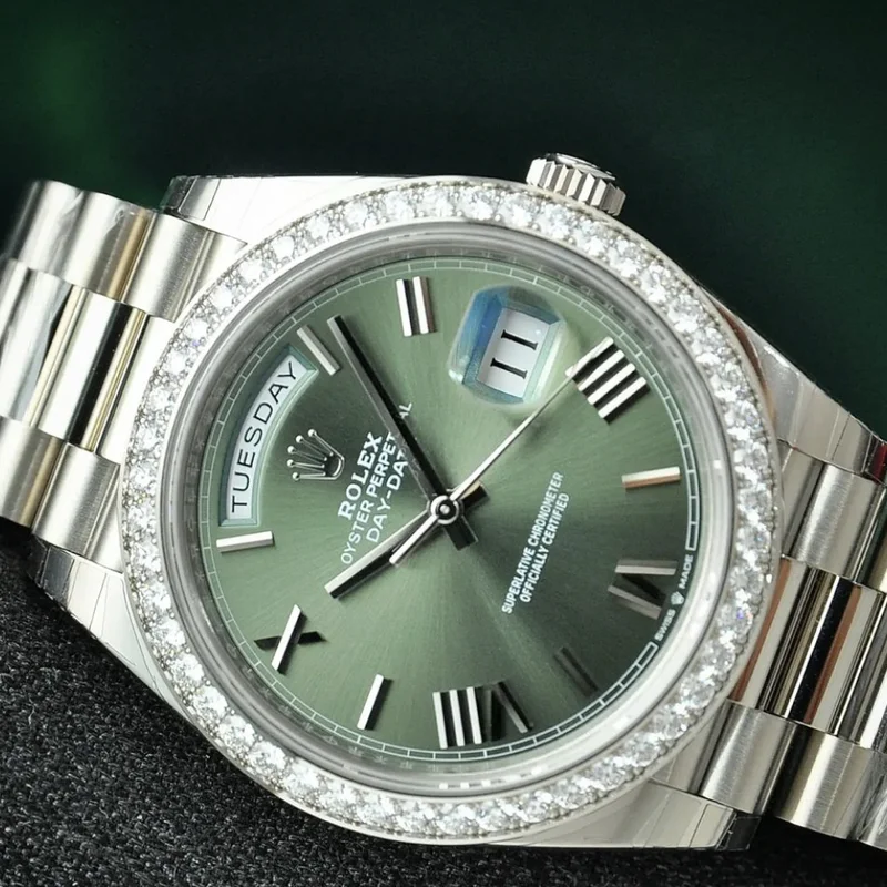 Thumb Day-Date 40 White Gold / Diamond / Green Roman