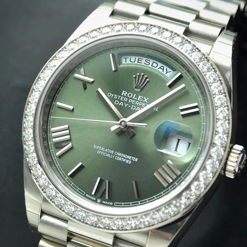 Thumb Day-Date 40 White Gold / Diamond / Green Roman