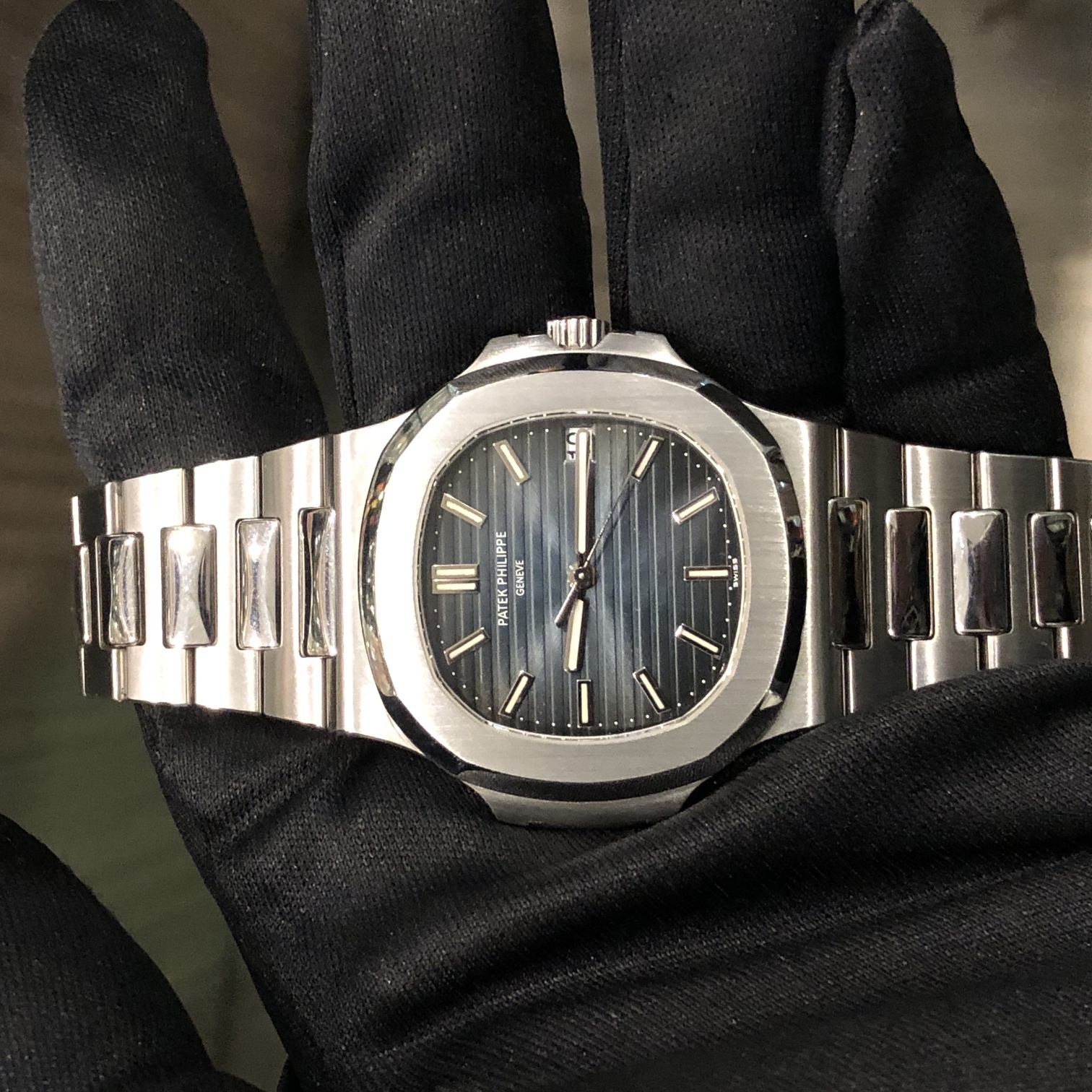 Jual Patek Philippe Nautilus 5711 Stainless Steel Blue 5711 1A 010 Original