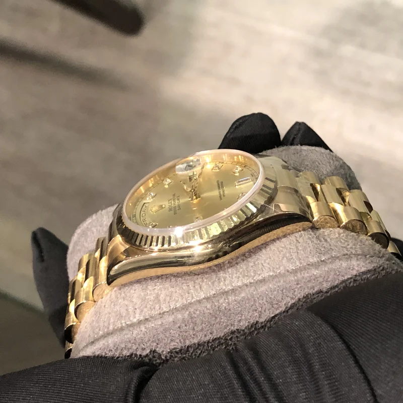 Thumb Day-Date 36 Yellow Gold Fluted / President / Silver Diamonds