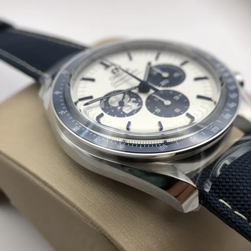 Thumb Speedmaster Professional Moonwatch Apollo 13 50th Anniversary Snoopy