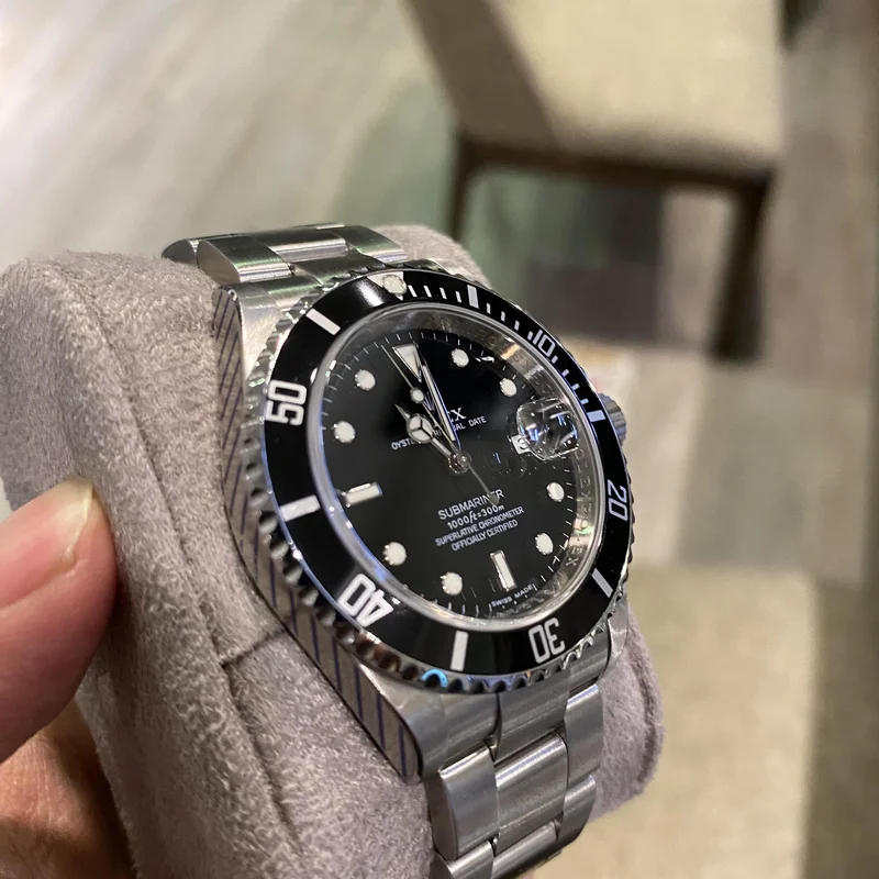 Thumb Submariner Date 16610 SuperLuminova