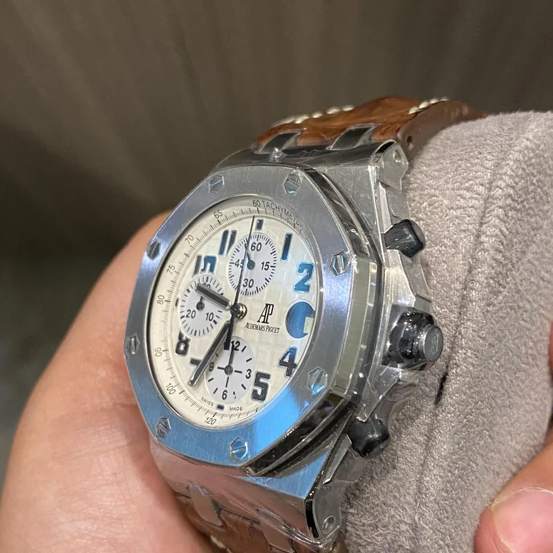 Thumb Royal Oak Offshore Safari