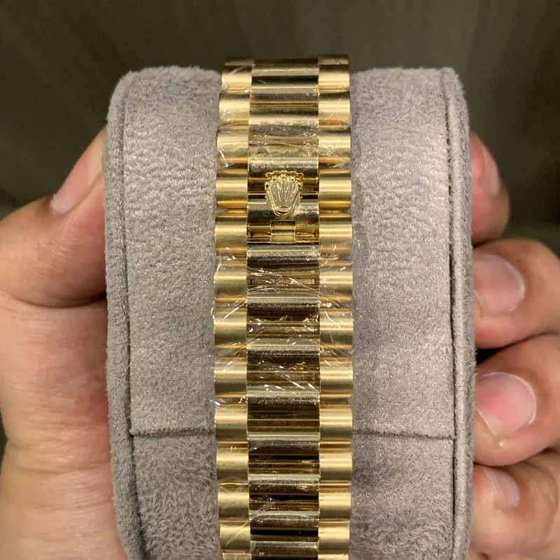 Thumb Day-Date 40 Yellow Gold / Champagne - Roman