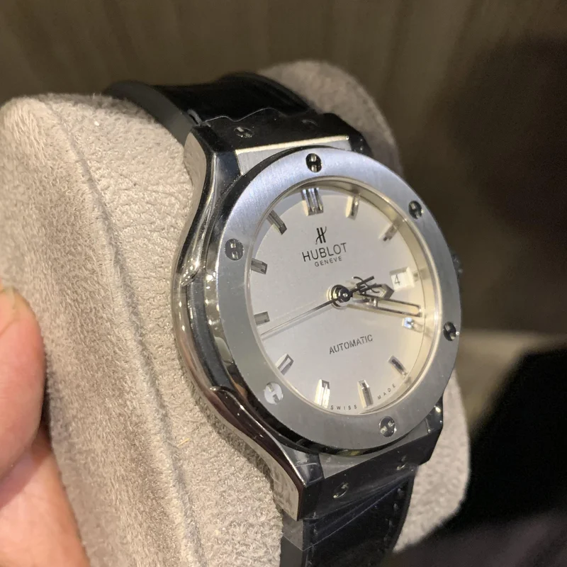 Thumb Classic Fusion 38 Titanium / Opaline / Alligator