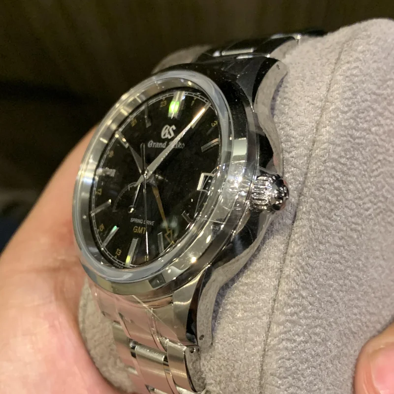 Thumb Spring Drive GMT SBGE271 ‘Kanro’