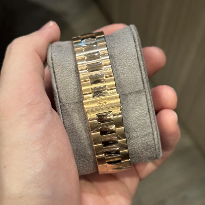 Thumb Nautilus 5711R Brown