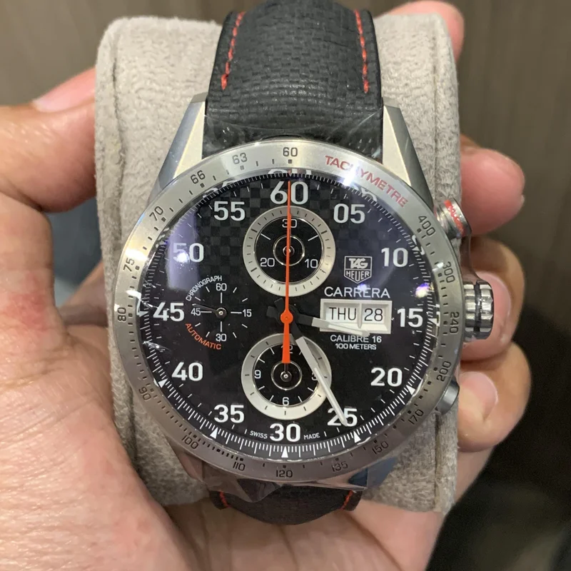 Carrera Calibre 16 Day Date 43 Titanium / Carbon