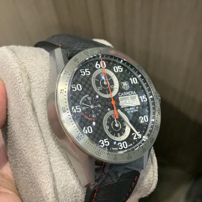 Thumb Carrera Calibre 16 Day Date 43 Titanium / Carbon