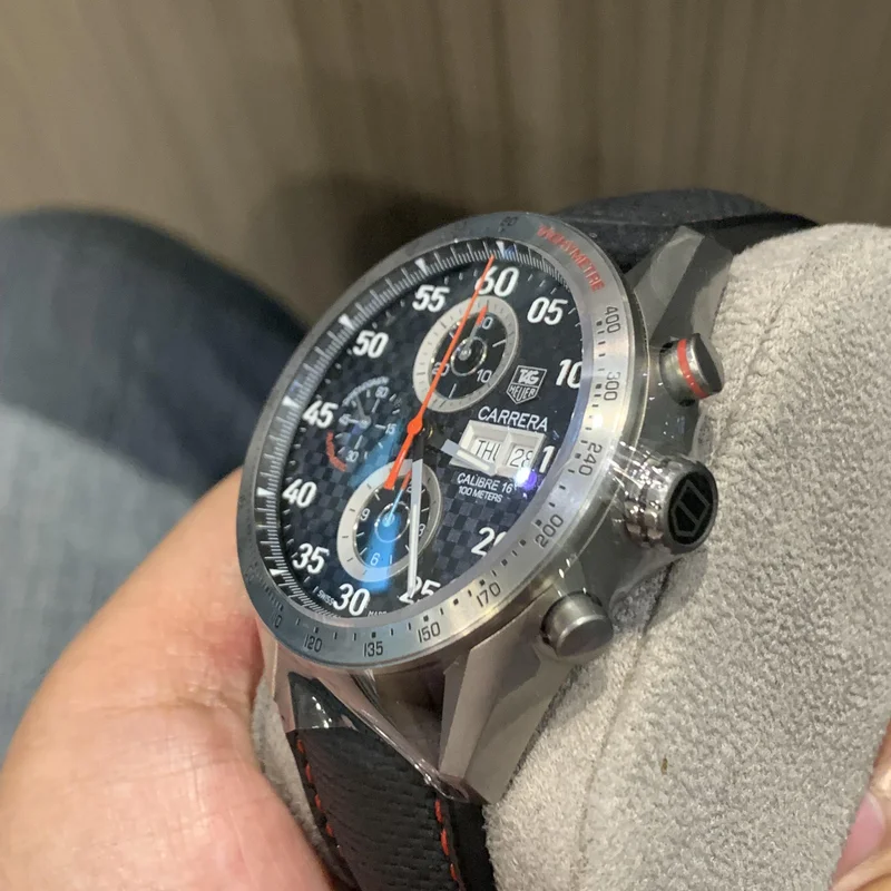 Thumb Carrera Calibre 16 Day Date 43 Titanium / Carbon