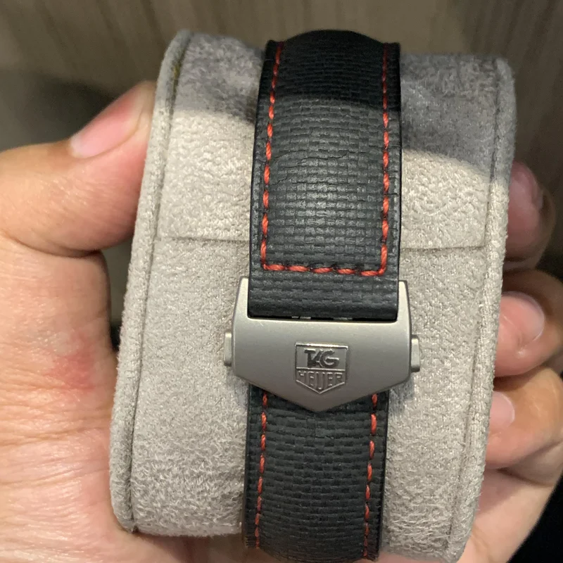 Thumb Carrera Calibre 16 Day Date 43 Titanium / Carbon