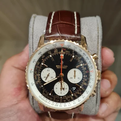 Navitimer 1 B01 Chronograph 43 Red Gold / Black / Croco / Pin