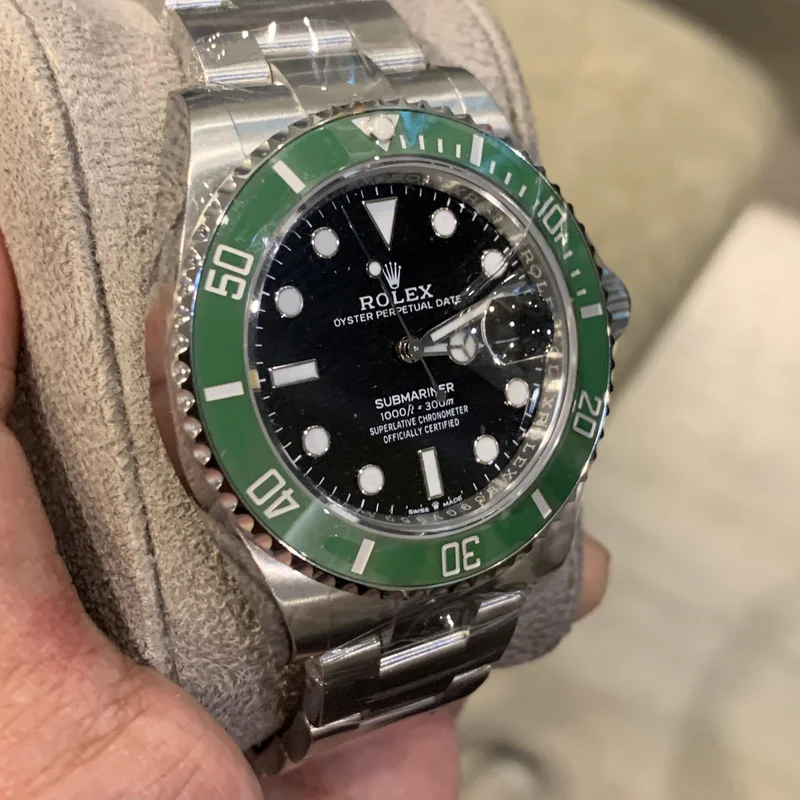 Thumb Submariner Date 41 Stainless Steel / Black / Green Cerachrom