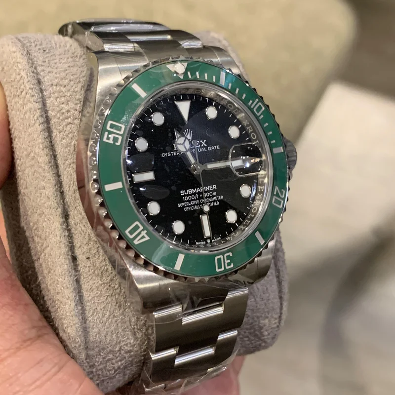 Thumb Submariner Date 41 Stainless Steel / Black / Green Cerachrom