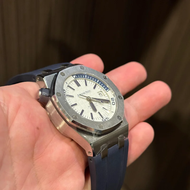 Thumb Royal Oak Offshore Diver Stainless Steel / White