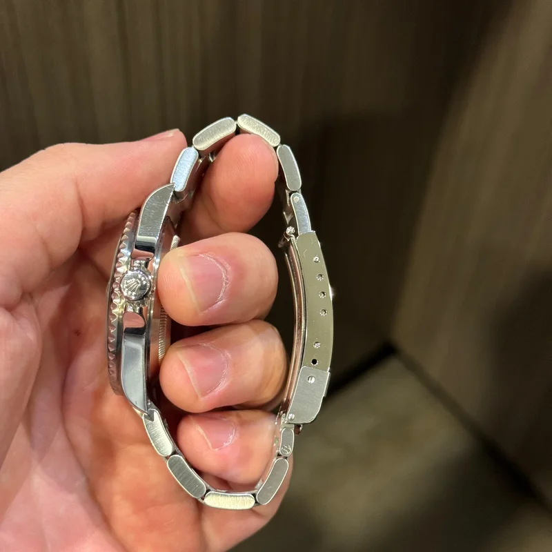 Thumb Submariner Date 16610 LV Mark 7