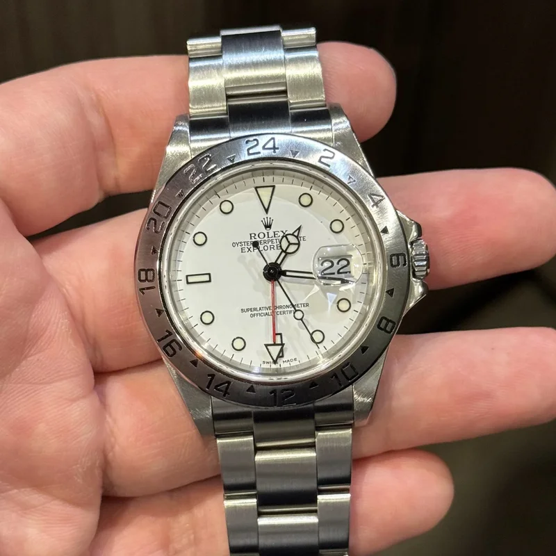 Explorer II Superluminova