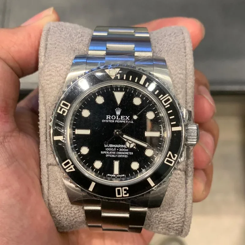 Submariner No-Date / Stainless Steel / Black / Cerachrom