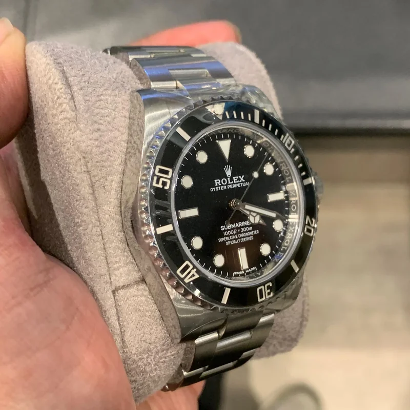 Thumb Submariner No-Date / Stainless Steel / Black / Cerachrom