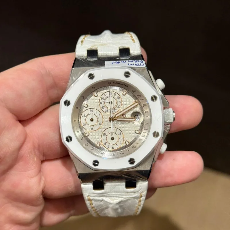 Royal Oak Offshore 26172 Pride of Siam