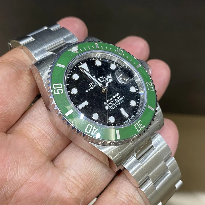 Thumb Submariner Date 41 Stainless Steel / Black / Green Cerachrom