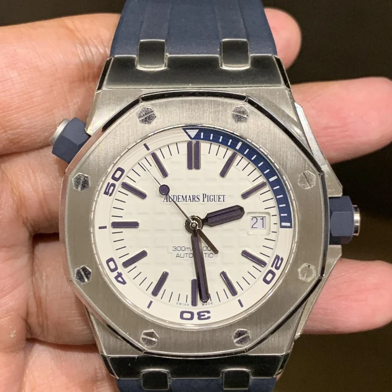 Royal Oak Offshore Diver Stainless Steel / White