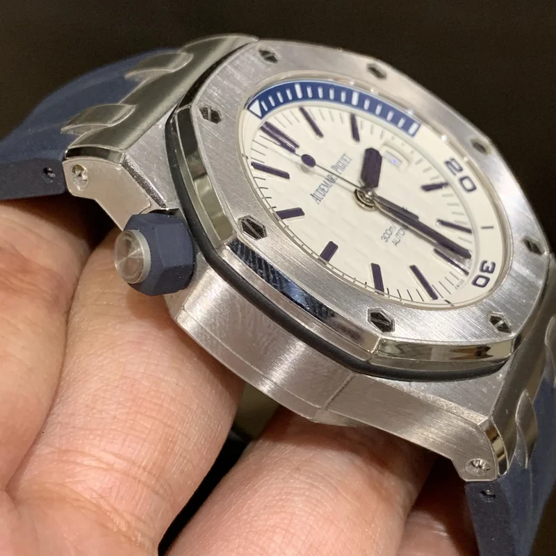 Thumb Royal Oak Offshore Diver Stainless Steel / White