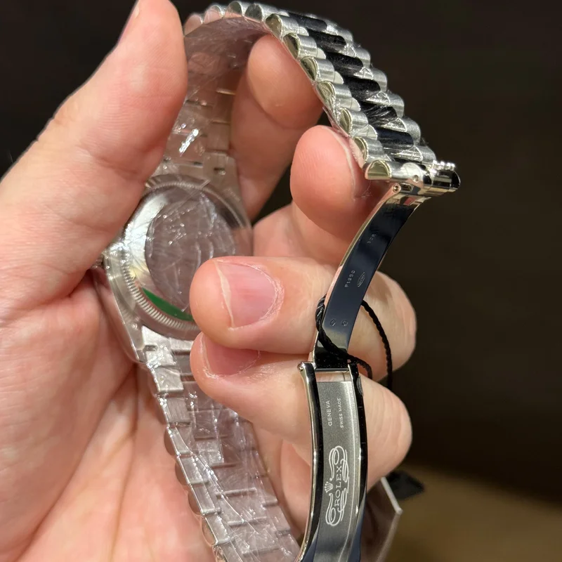 Thumb Day-Date 36 Platinum - Fluted / Ice Blue - Roman / President