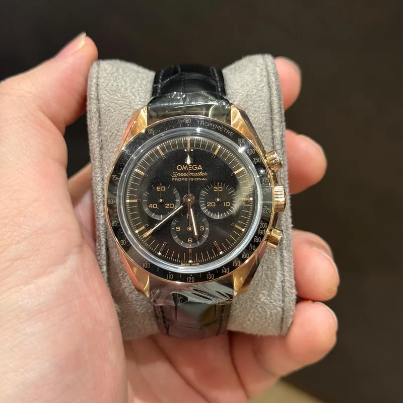 Speedmaster Professional Moonwatch 3861 Sedna Gold / Black / Alligator