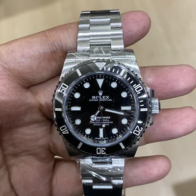 Submariner No-Date / Stainless Steel / Black / Cerachrom