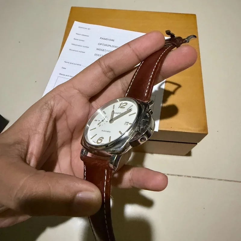 Thumb Luminor Due 42 Automatic Stainless Steel / White